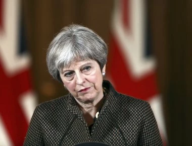 Τερέζα Μέι: Με ή χωρίς συμφωνία θα προχωρήσει το Brexit